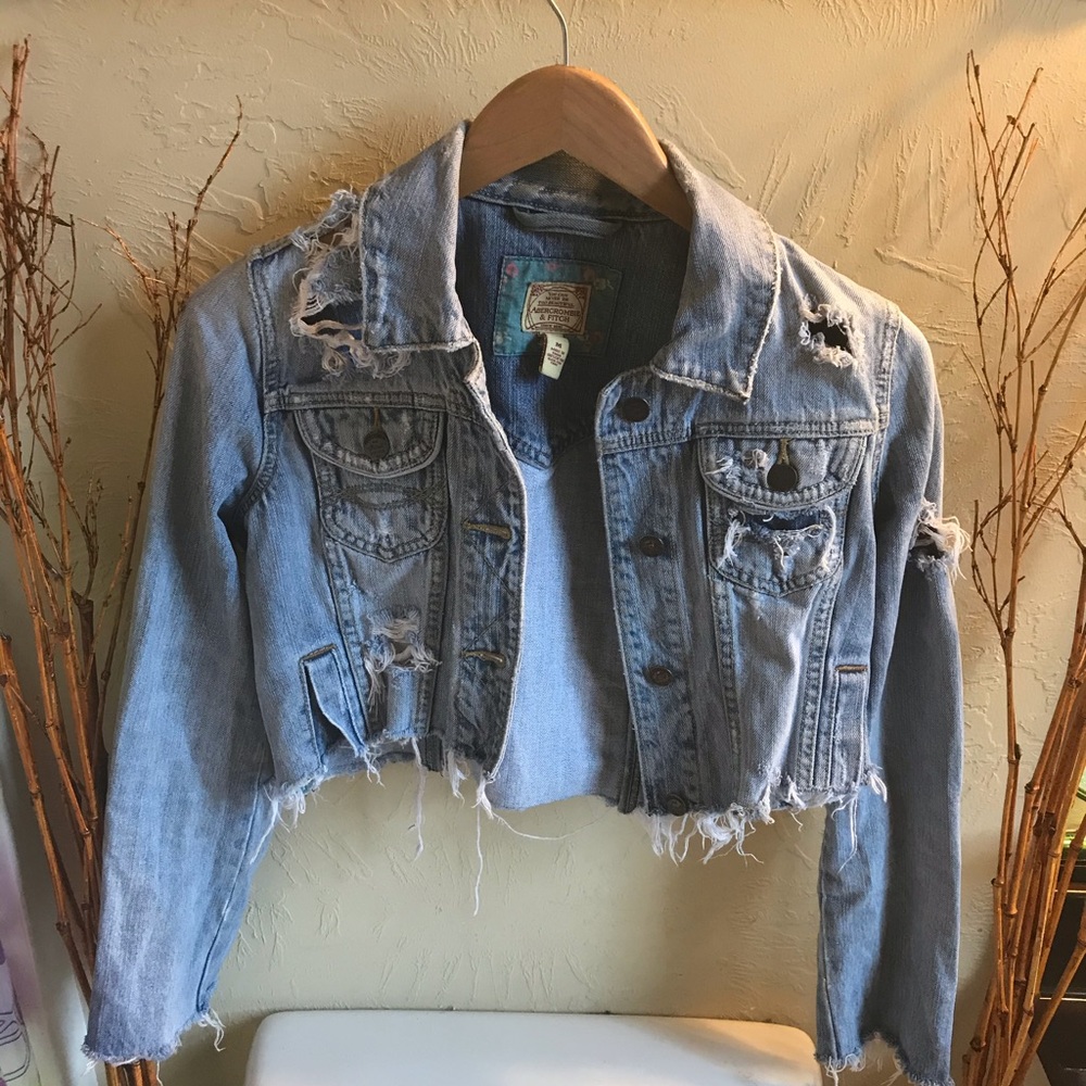 Abercrombie& Fitch Distressed Crop Jean Jacket